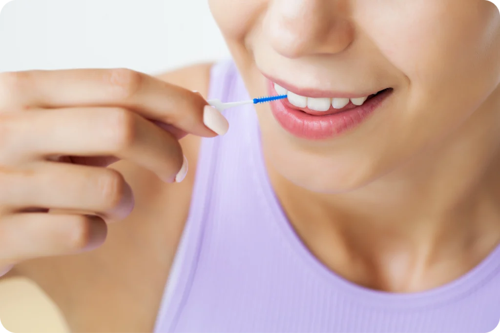 Utilisation des brossettes interdentaires